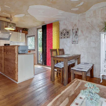 Nyaraló Gemuetlicher Mit Garten Und Whirlpool In Nakenstorf