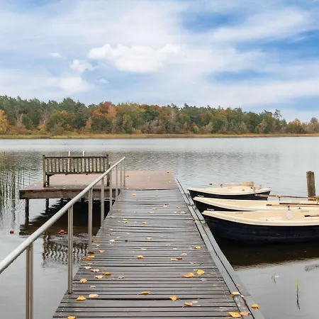 Nyaraló Gemuetlicher Mit Garten Und Whirlpool In Nakenstorf
