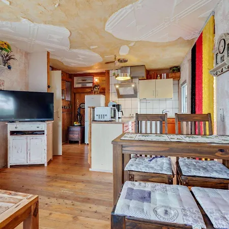 Cozy In With Garden Holiday home Nakensdorf