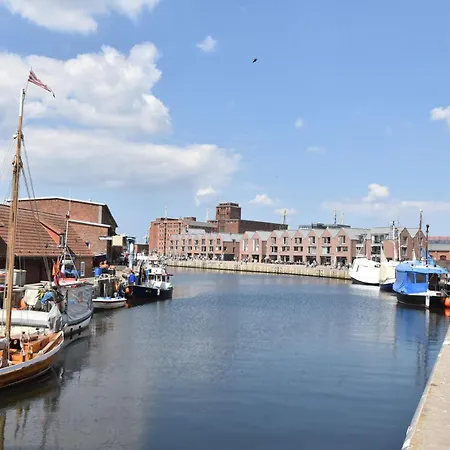 Nyaraló Gemuetlicher Mit Garten Und Whirlpool In