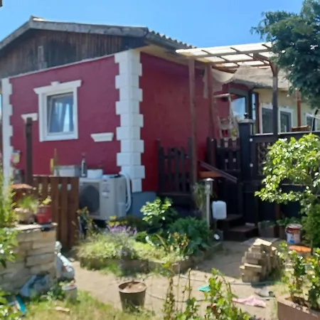 Nyaraló Gemuetlicher Mit Garten Und Whirlpool In *