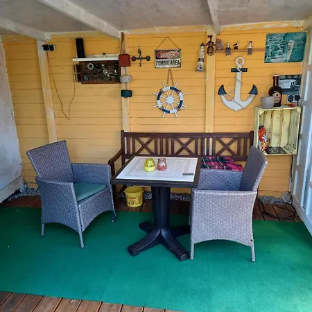 Nyaraló Gemuetlicher Mit Garten Und Whirlpool In